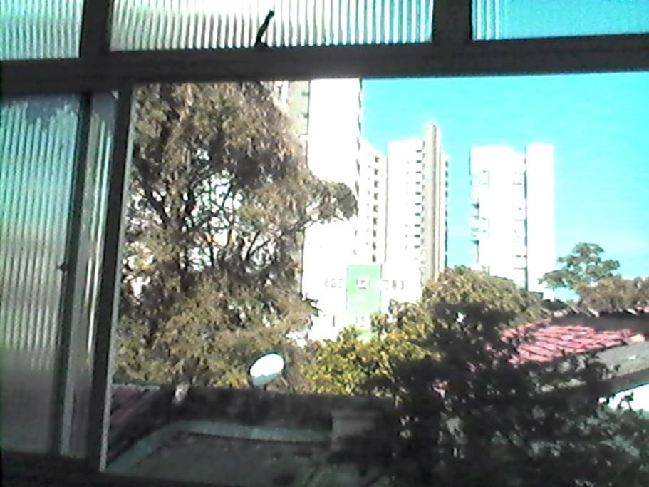 VISTA DA VARANDA QUE DÁ PARA O MAR
