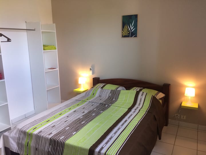 Chambre de 13 m2 ממוזג 