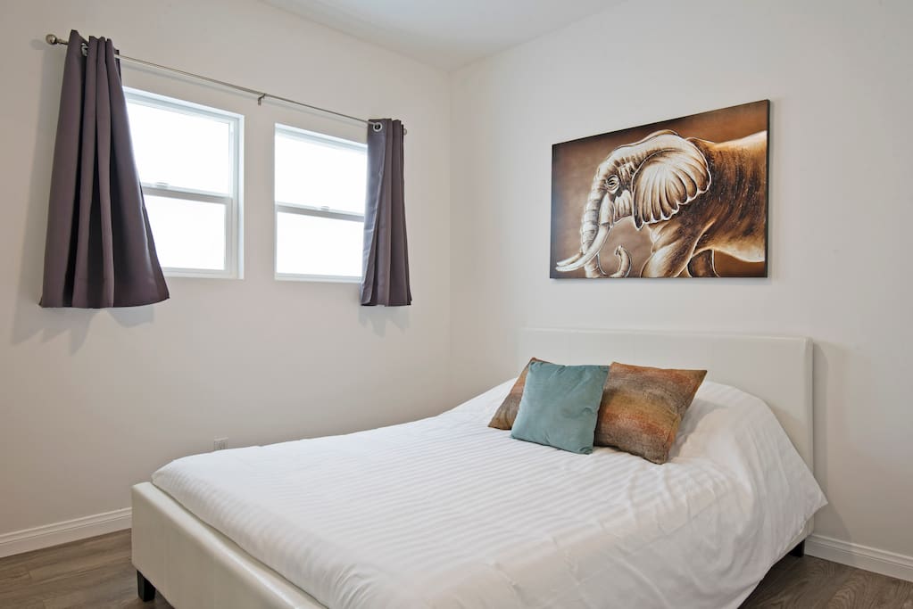 Bedroom 1- Queen Size Bed