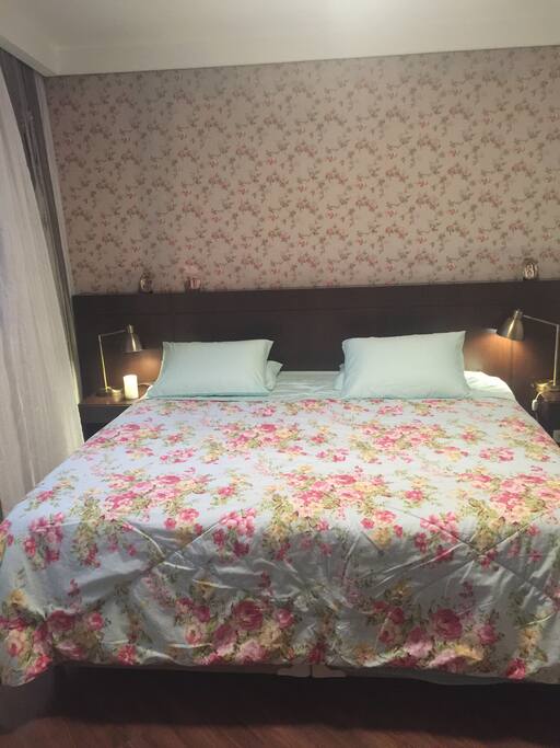 King size bed