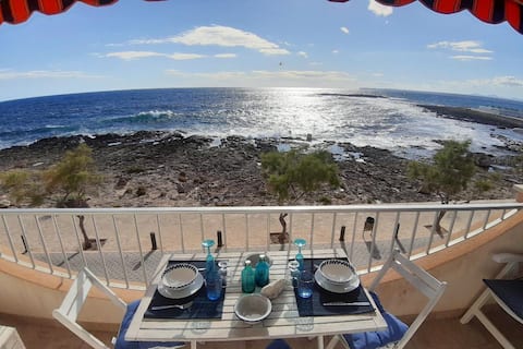 Spectacular oceanfront studio for 2 people
