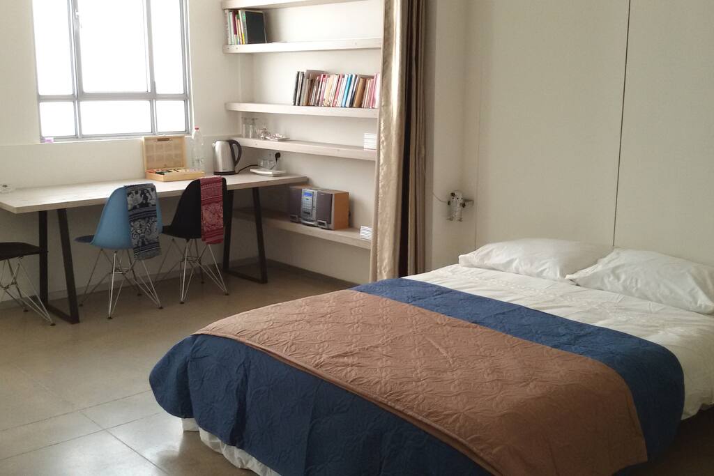 Urban Retreat: Neat Studio Near Everything