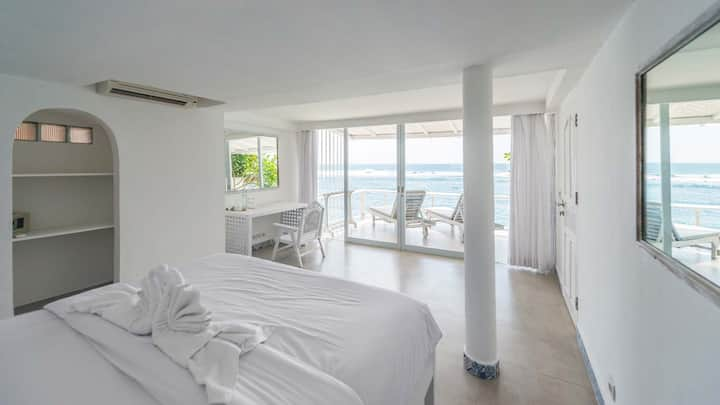 °1 Lovely Beachfront room with breathtaking view