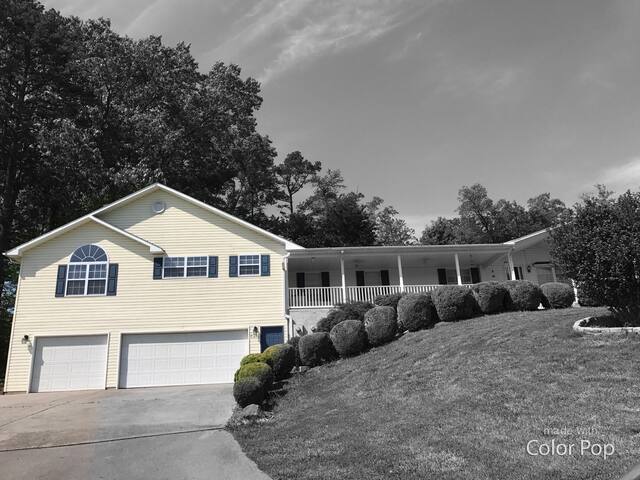 The FRYEBURG Retreat 2BR, POOL & HOTTUB