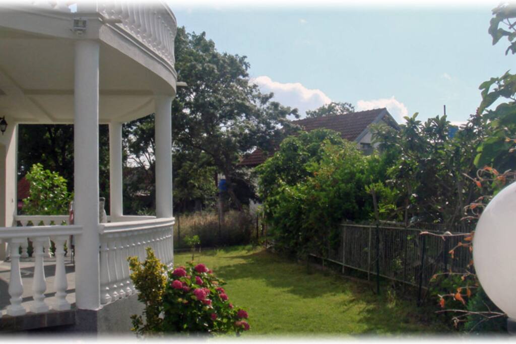 Lower floor, garden