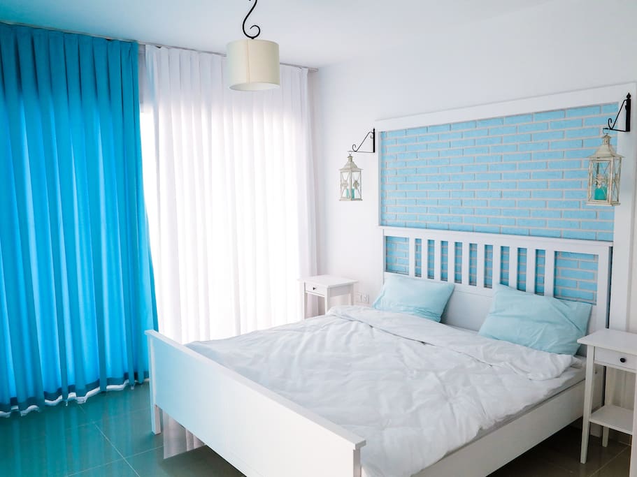 Master bedroom (2nd floor)