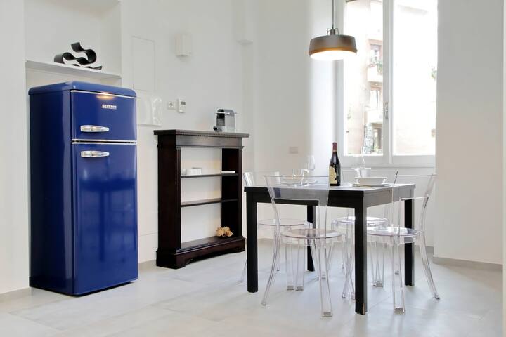 Bright Apartment Cupolone View near Vatican gallery image 3