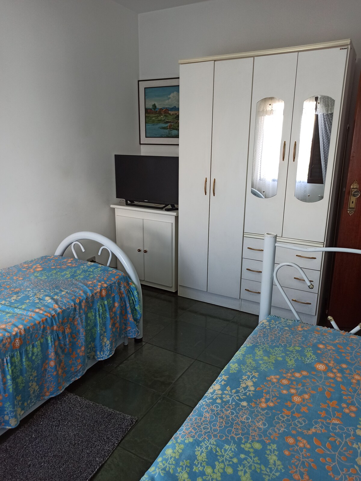 Quarto com tv (wi-fi)