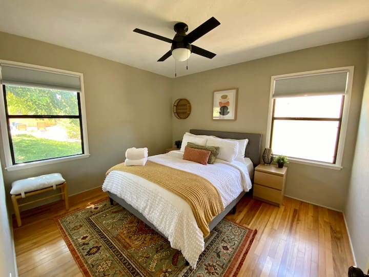Queen bedroom no. 2