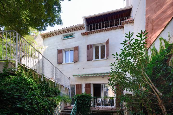 Yacht Crew Concierge managed Airbnb listing 1
