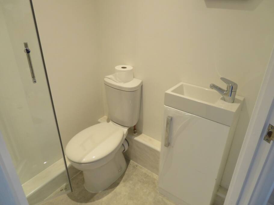 Apartment Two - En-Suite Bathroom