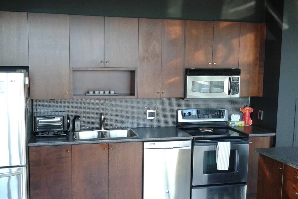 Full kitchen