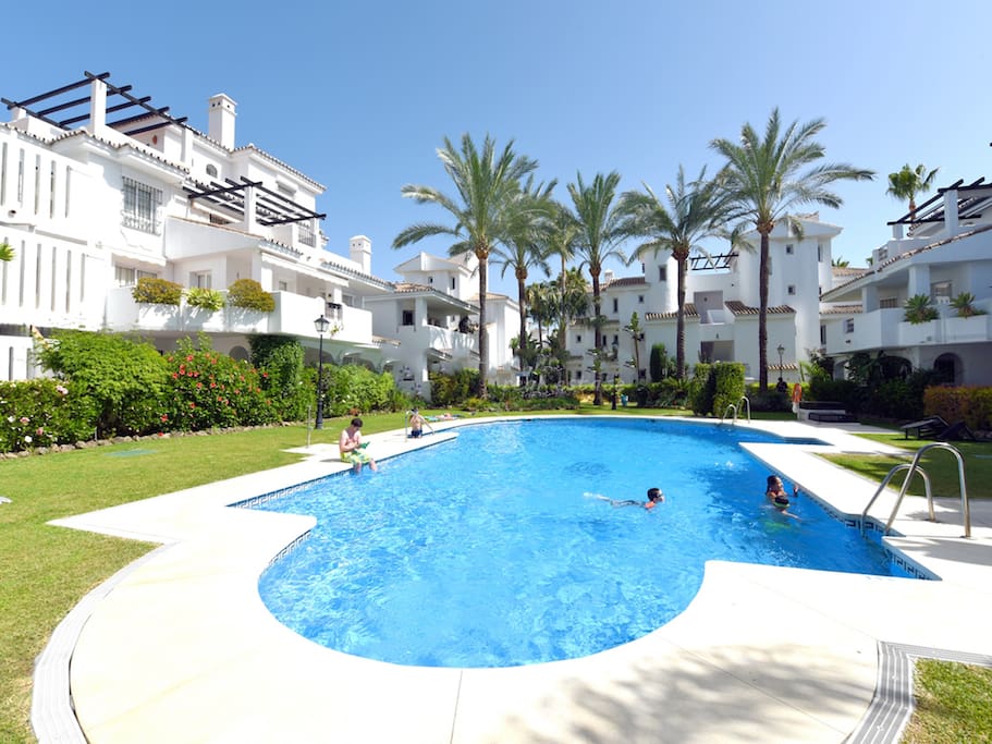 Communitary swimming pool