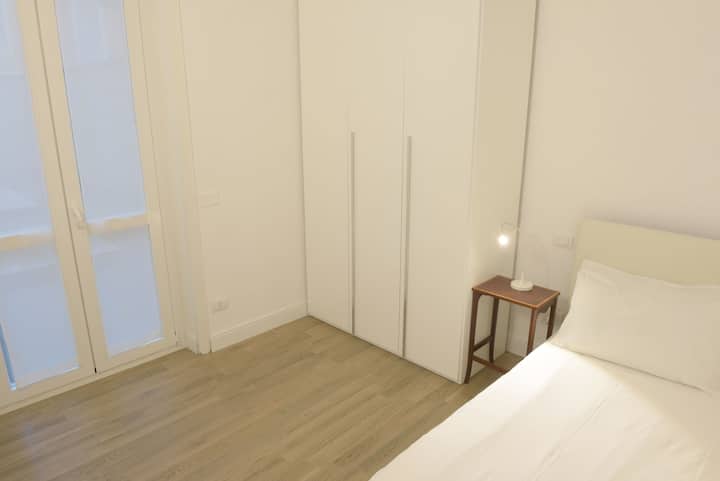 غرفة نوم بسرير فرنسي

غرفة نوم بسرير فرنسي