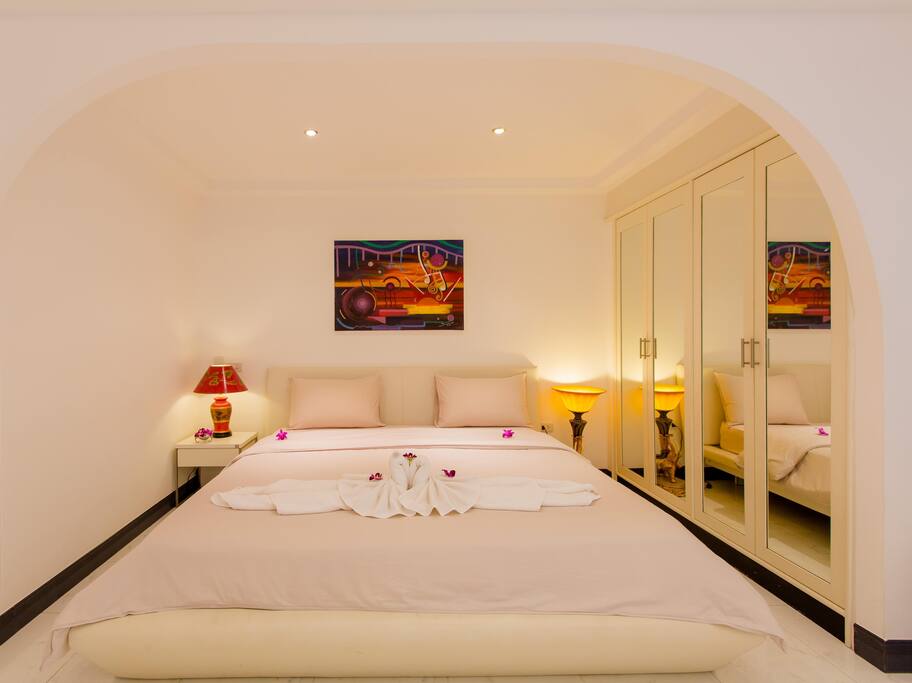 Pool Suite