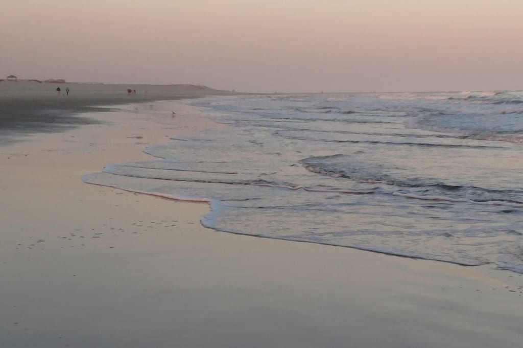 Pawley's Island beach is 5 minutes away!