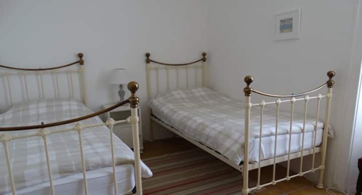 غرفة النوم 2