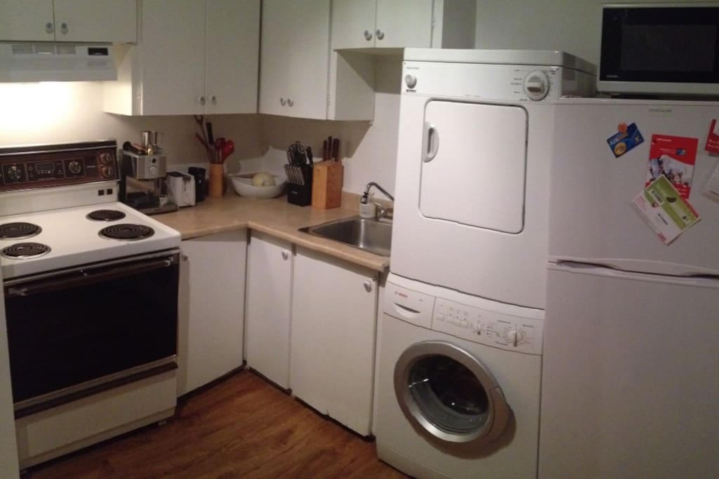 Cuisine et laveuse/sécheuse
Kitchen and washing/drying machine