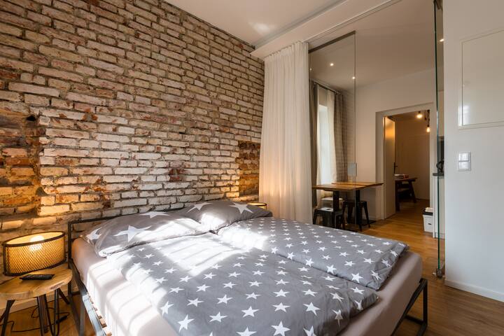 Exklusive Design-2 Zi-Wohnung in der Maxvorstadt gallery image 2