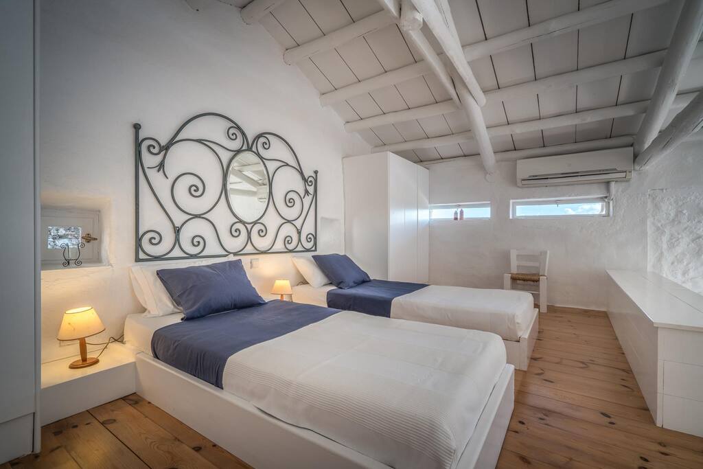 2. Schlafzimmer mit zwei Einzelbetten