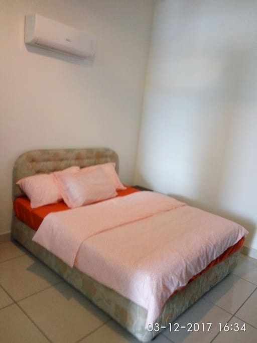Queen size bed