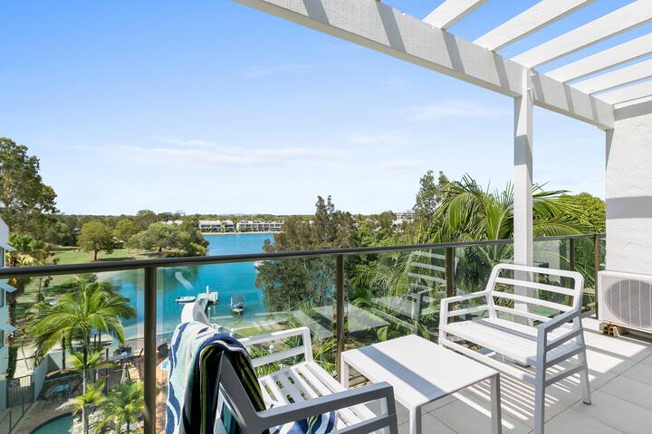 Noosa Waterfront – River View 3 Bed Apartment gallery image 2