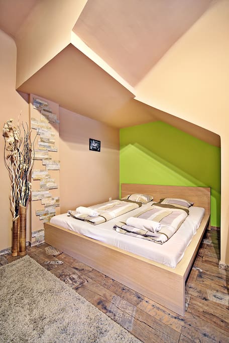 King size bed 1 (Room #1)