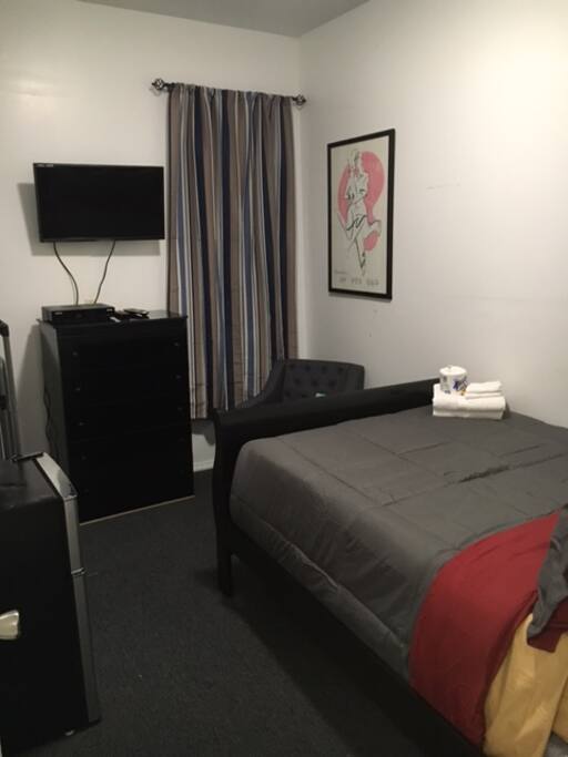 Brand New Full Size Pillow Top Bed.
32 inch Cable