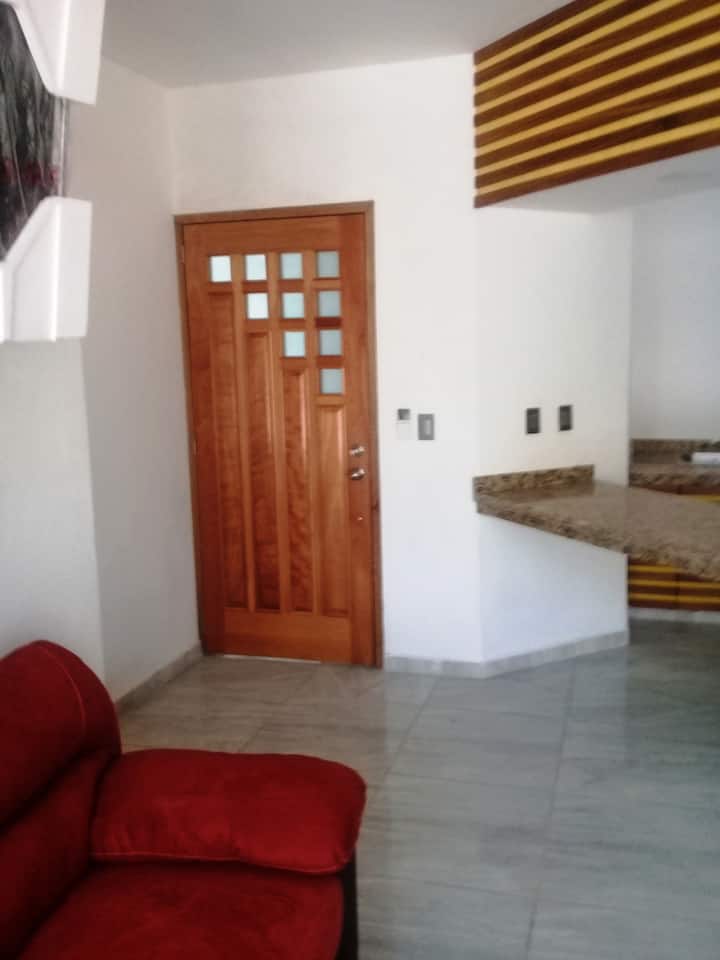 Estancia y puerta de entrada