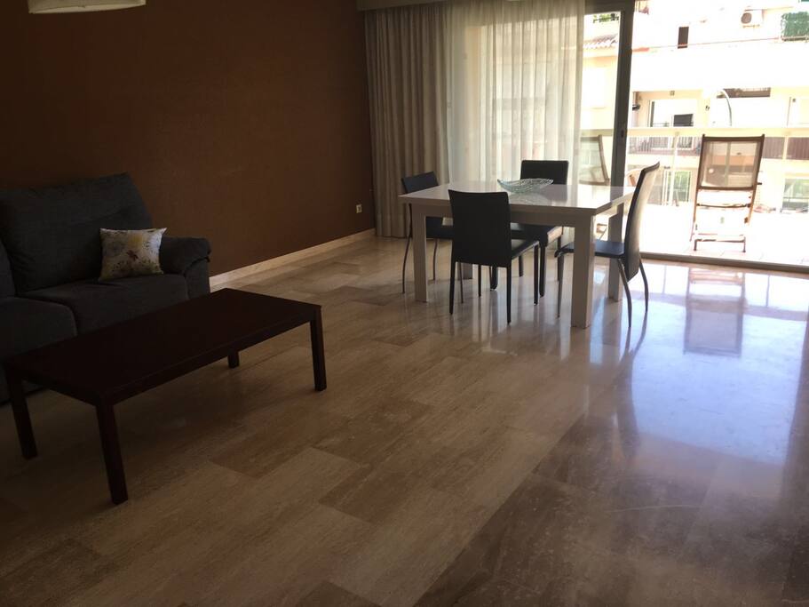 Salon comedor con terraza