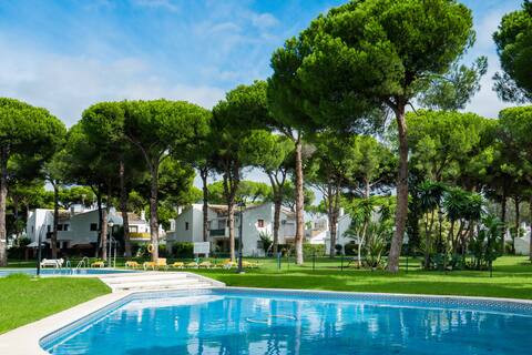 Conclavia beachside cosy apartment with pool