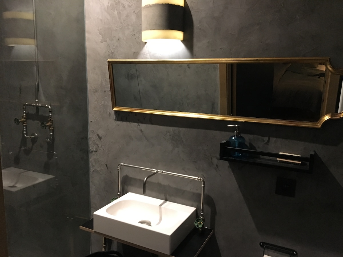 Badkamer at Bed Resort Belfort in Ghent