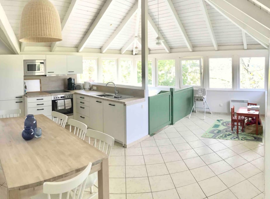kitchen with playarea