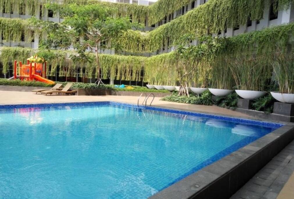 POOL & PLAY GROUND