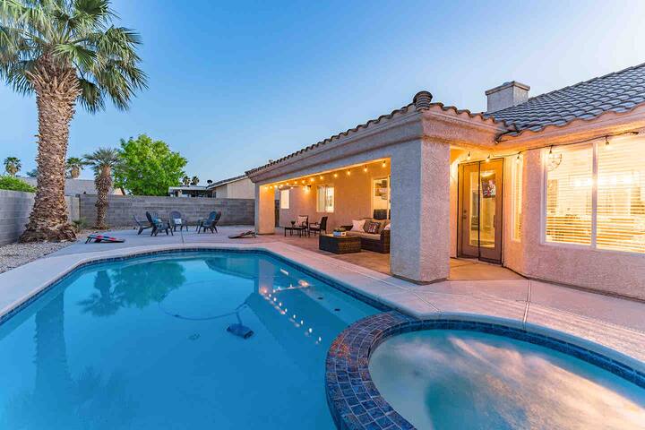 Playful decor, Pool/Spa 3 Bedroom gallery image 2