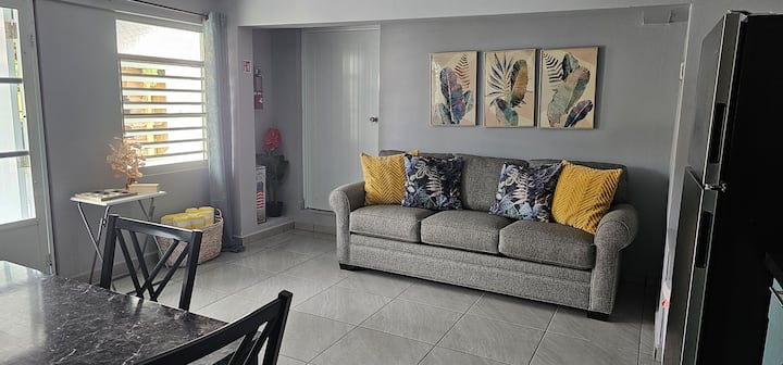 The armchair turns into a Queen armchair