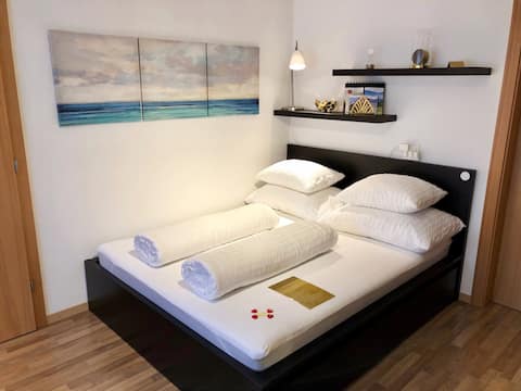 Wonderful & Private Room with en-suite bathroom