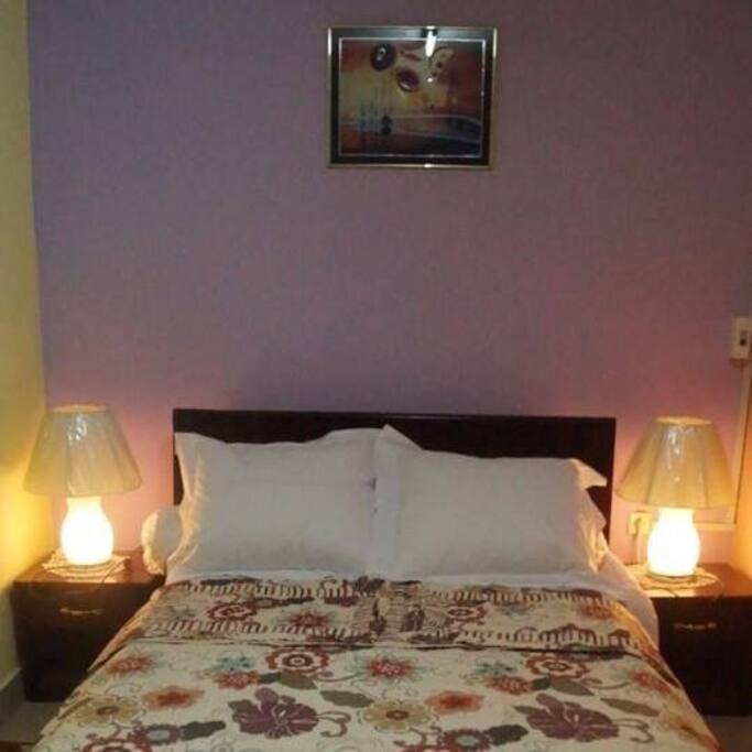 Guest bedroom.