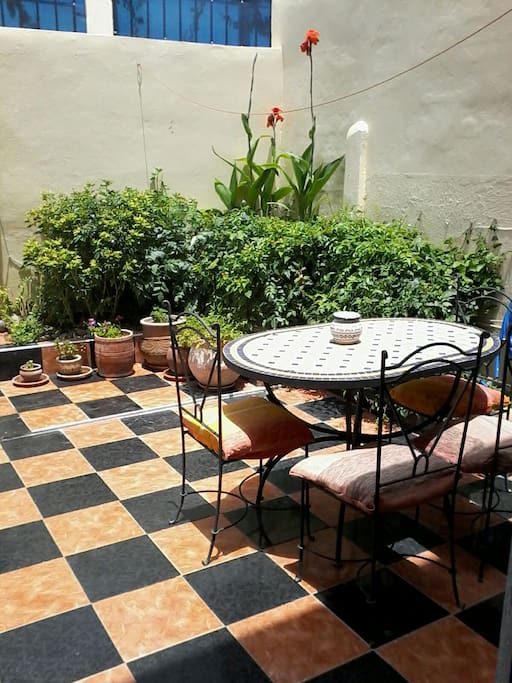 Feel free to use the front garden