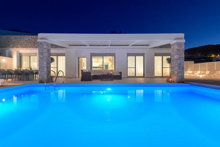 Villa Hermes in Lindos with pool & jacuzzi gallery image 5