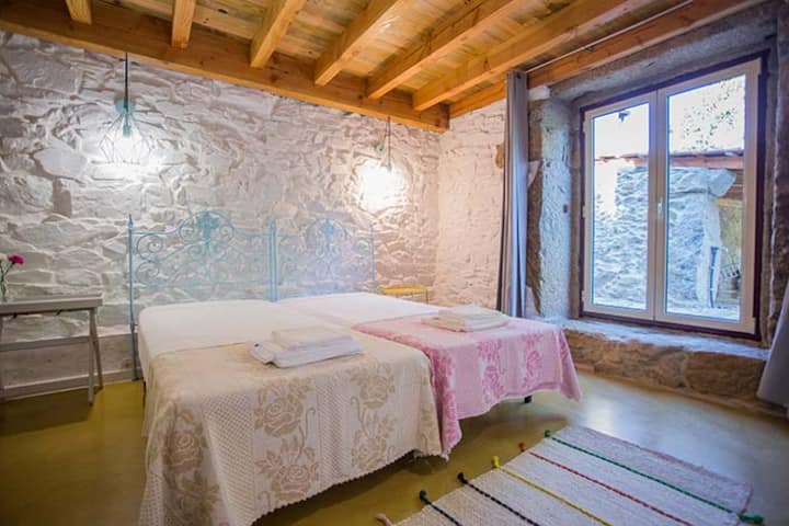 Habitación con 2 camas.