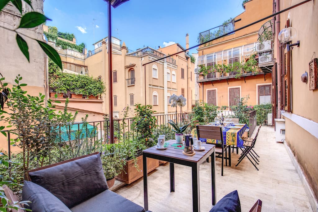 Deluxe ThreeBedroom Apartment 180m+ 30mqs terrace Apartments for