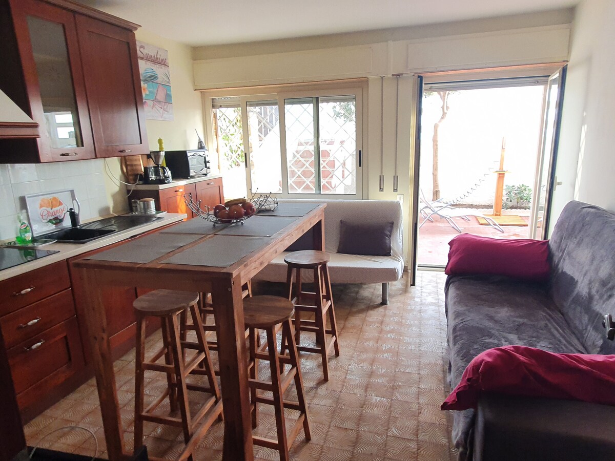 Annuncio Airbnb popolare: Beachfront fantastic with terasse a Pomezia
