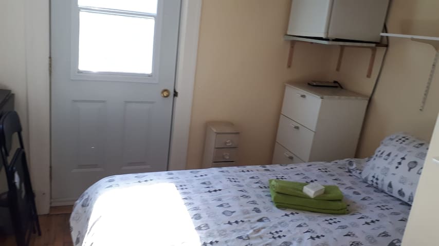 Charming private room!