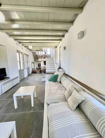 Sunset Sifnos Villa gallery image 4