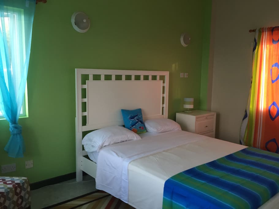 All six guestrooms have sea view