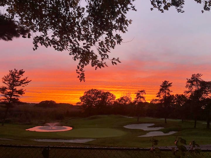 Beautiful Views,on Golf Course,upscale Residential - Kingston