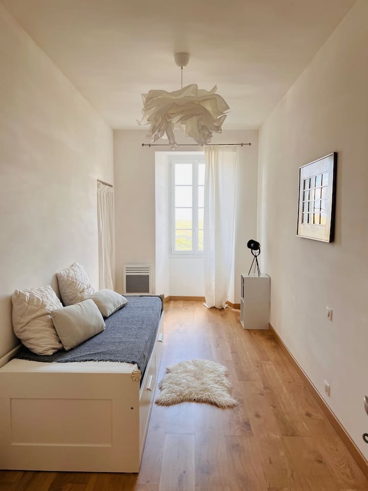 საძინებელი 1