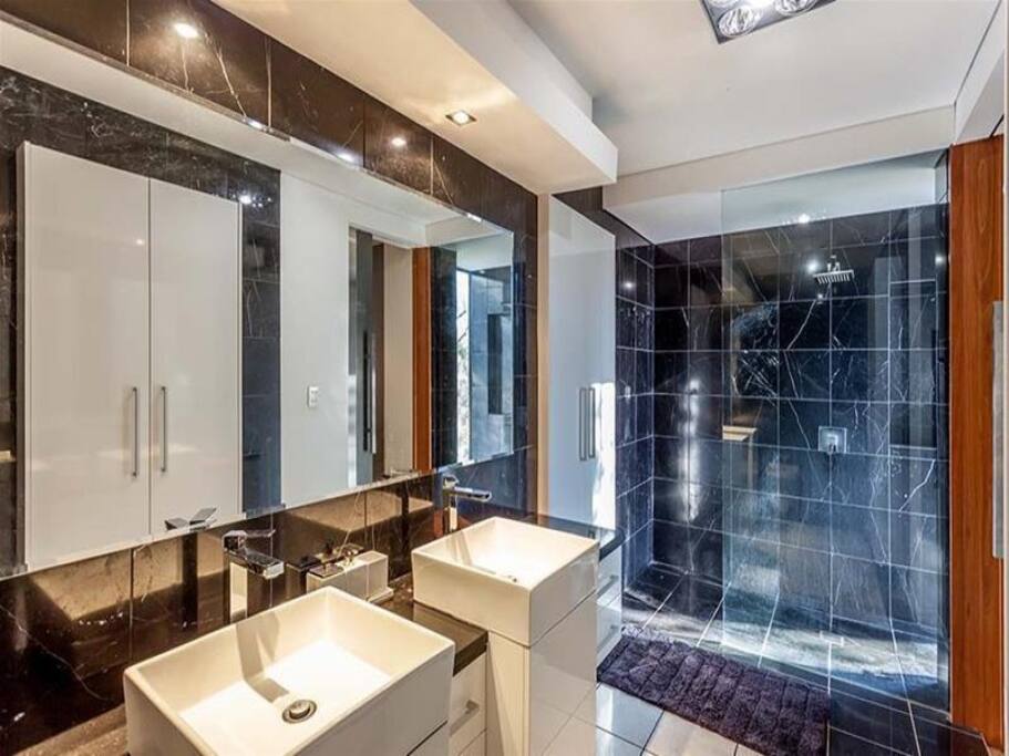 Master Bed Ensuite