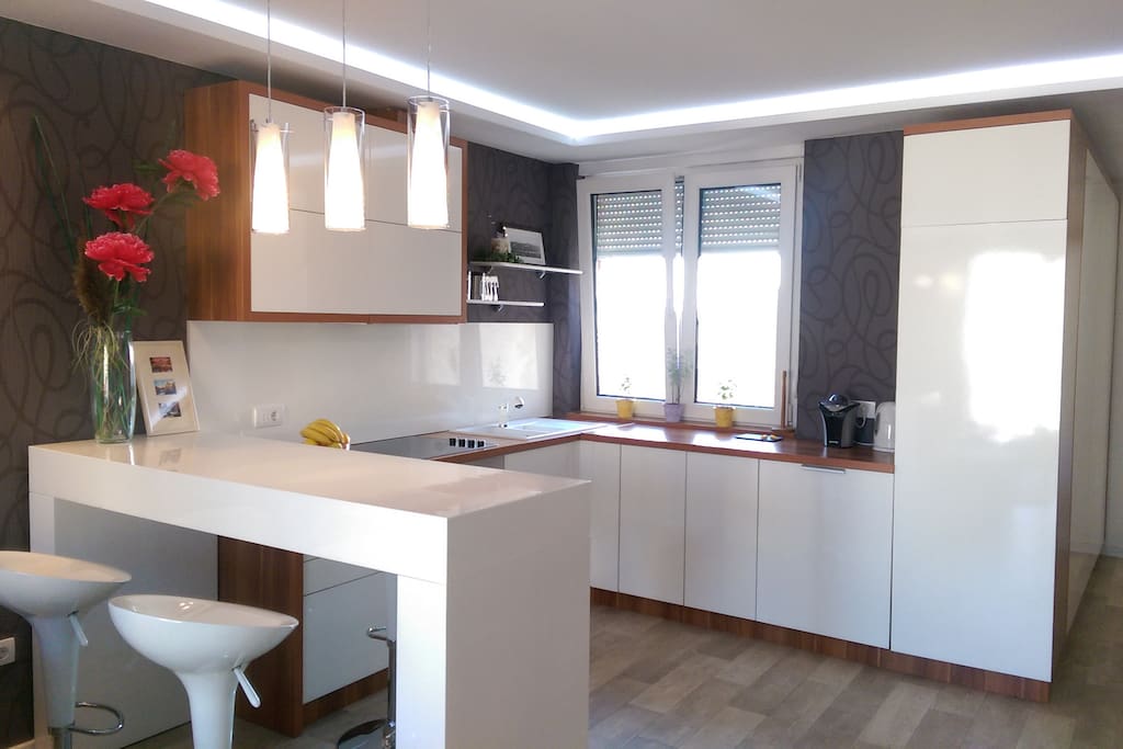 White modern kitchen ares